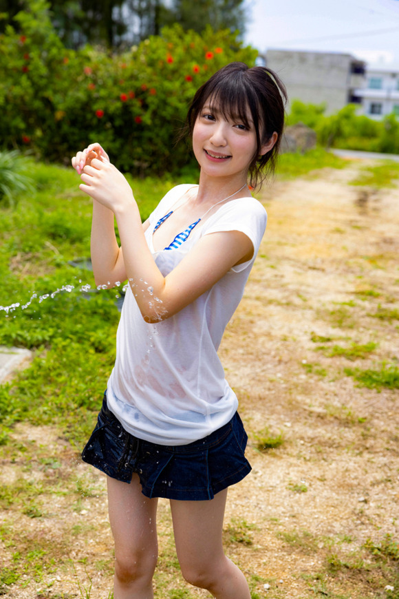 新人グラドル乃木結夢の色々見えちゃいそうな際どい水着姿がエロ杉な件 2