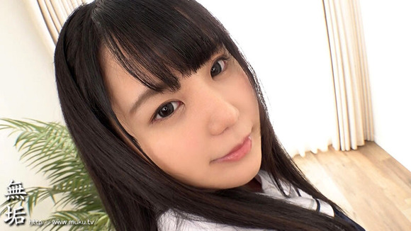 おじさんが大好きというミニマムFカップ美少女が濃厚中出しAVデビュー！ 4