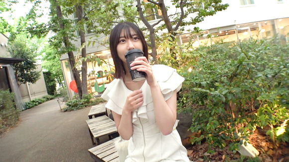 空港で働く妹系アイドルフェイスの美女とベッドの滑走路からセックスフライト！テイクオフ！ 3