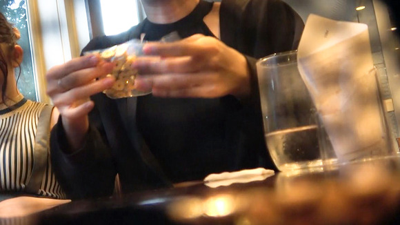 服の上からでもボインなおっとり巨乳ちゃんにデカチンガン突きセックスって最高だな！ 5