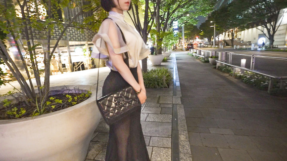 貢がれたシャネルを全身に装備した港区女子をおじさんチ〇ポで豪快ピストンってええな！ 5