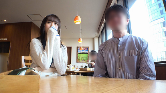 はち切れんばかりの巨乳を持つロリ可愛い美女を彼氏の前で寝取るって最高だな！ 5
