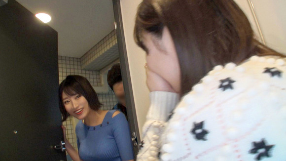 綺麗系巨乳女二人と３Pって最高だな！ 14