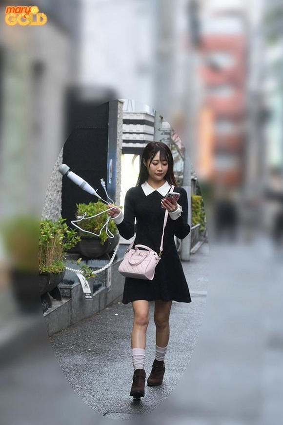 伝説の聖剣みたいな電マを持った「電マの女王」が衝撃のAVデビュー！！ 3