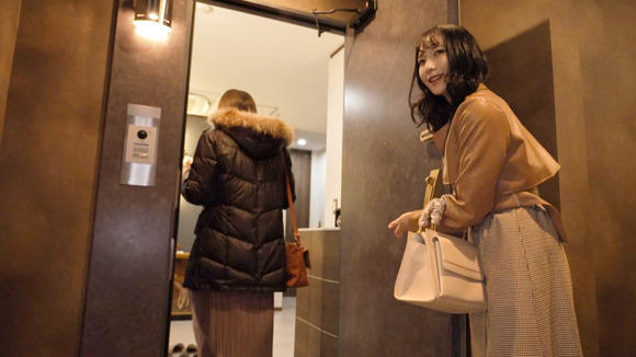 ウルトラ美脚人妻の美尻をデカチンで突きまくるって最高だな！ 4
