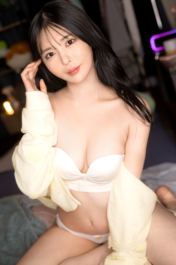 家でリラックスしてる平日仕事終わりの彼女と真夜中海老反りSEX！！ 2