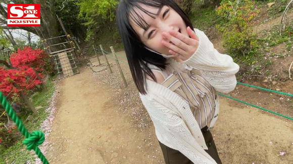 １８歳の可愛すぎ新人AV女優 愛宝すずがファースト写真集を出したぞ！ 7