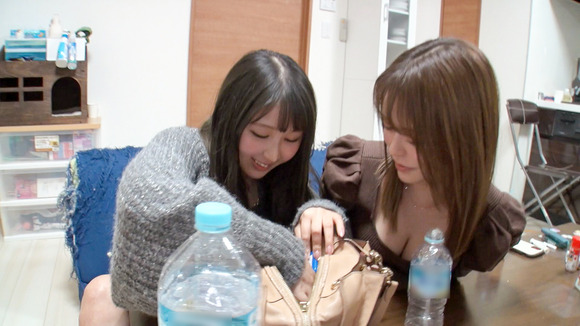 中学時代からの巨乳親友コンビと３Pセックスって最高だな！ 9