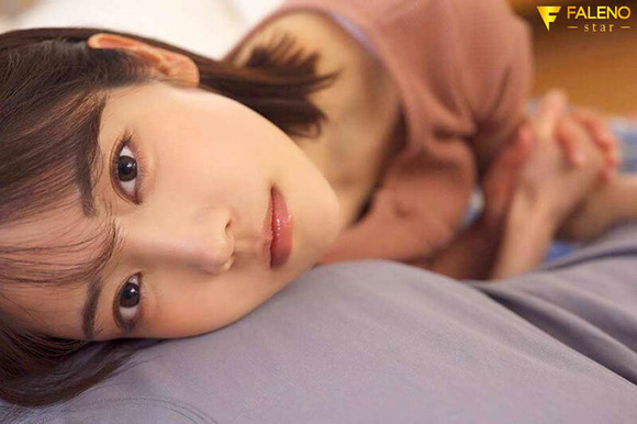 AV女優田中レモンの整いまくった美顔で見つめられながらフェラされたらチ〇ポがキュンキュンしてしまうな！ 5