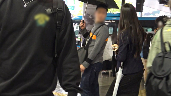 格安旅行で人を騙すマルチ美女をホテルで世直しデカチンピストンって最高だな！ 2