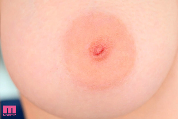水卜さくらの純白モチモチおっぱいを正月の鏡モチの代わりに飾った後に食べちゃいたいよな！ 3
