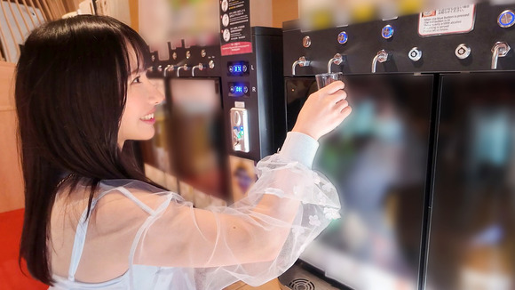 可愛い顔したメイドさんなのにビームみたいな潮を吹くって最高だな！ 3