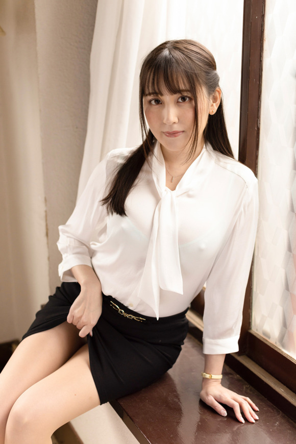 グラドル岬愛奈の柔らかそうな腹肉がたまらんち 8