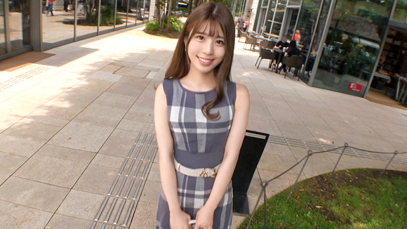 プラネタリウムで働くスレンダー美人が欲求不満で潮吹き流星群！！ 3