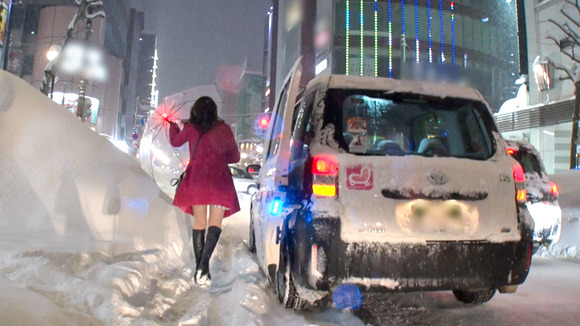 札幌の記録的大雪の中で北国のデカ尻娘とセックスて最高だな！ 6