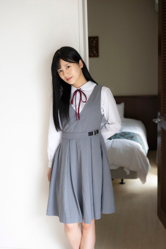 アイドルグループで活躍してる清楚な美少女がドキドキイメビデビュー！ 2