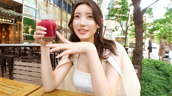 我こそが最強の名器なりと迫ってくる美女とセックスって最高だな！ 4