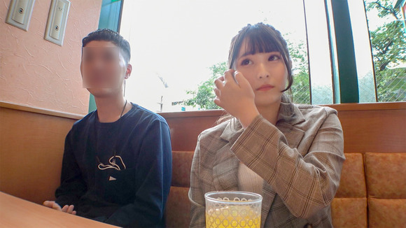 はち切れんばかりのデカパイ＋むっちむちの太もも＋１８歳ってもう１００点満点だな！ 4