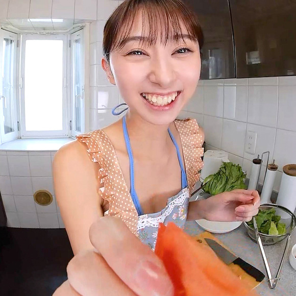 ウエスト56cmのスレンダーグラドル桑田彩の腰回りが細すぎる件 5