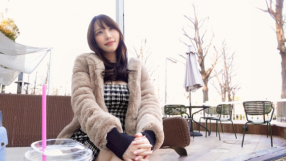 デカ尻美女のばるんばるん揺れるG乳見ながら杭打ち騎乗位されるって最高だな！ 3