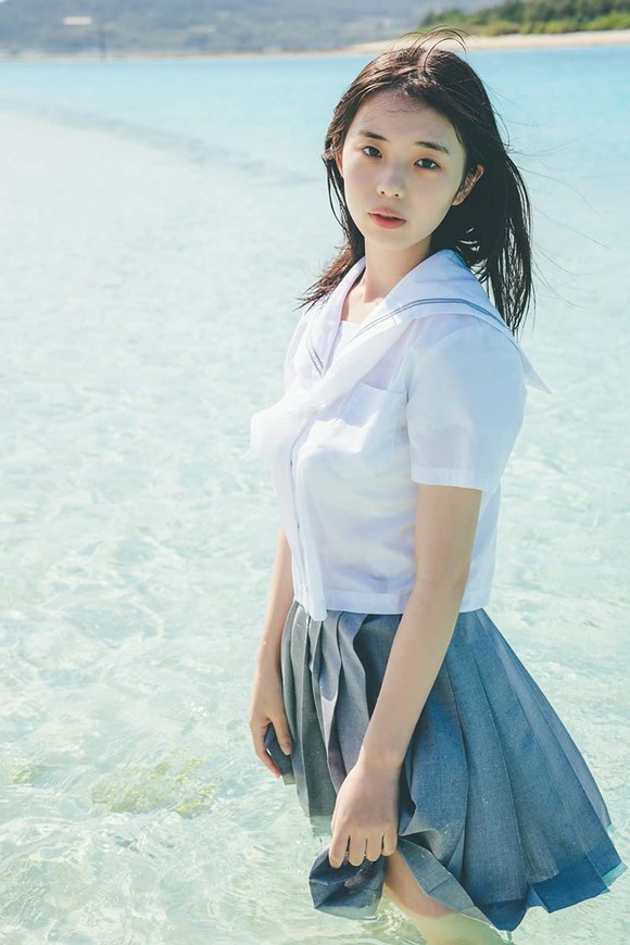 菊地姫奈は服着ててこんな可愛いのに脱いだらドエロボディが出てくるって最高だよな 3