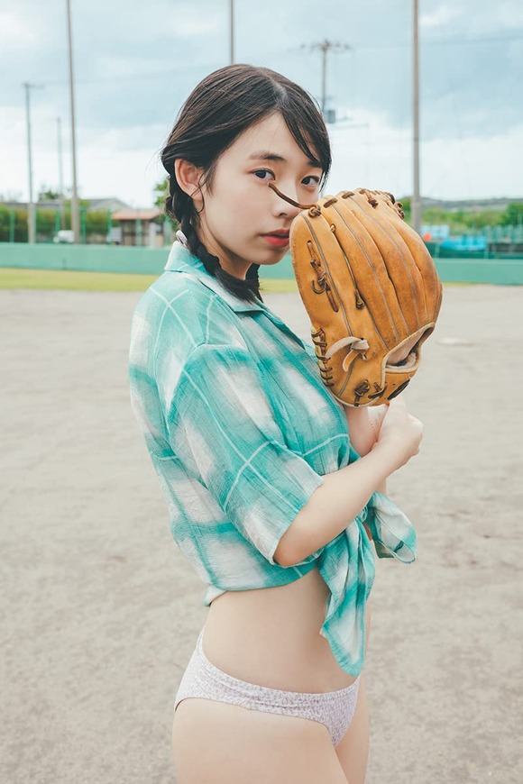 菊地姫奈は18歳でこの完成されたボディはヤバいよな 3