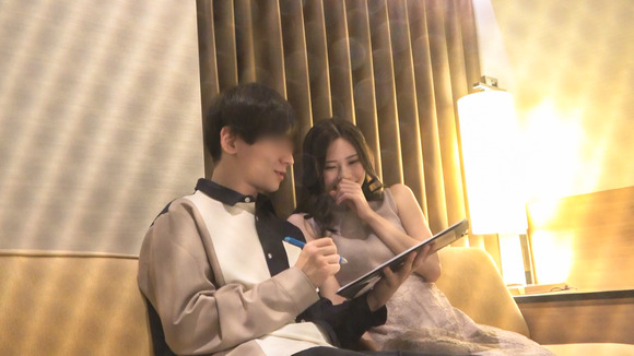 AV男優のファンタジーマッサージでビクビク感じまくる美女って最高だな！ 4