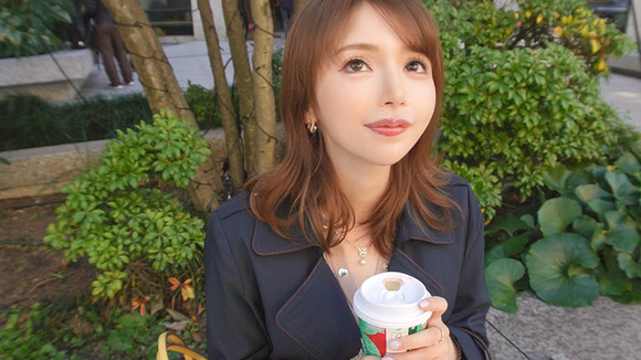 不倫SEX大好きなセレブ妻とマッチョAV男優が野獣セックスって最高だな！ 4
