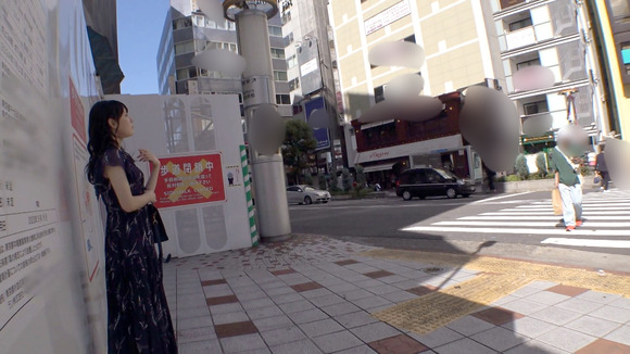 掃除機に勝るとも劣らないバキューム力でチ〇ポを咥える美女とセックスってええな！ 3