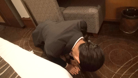 ホテルの美人スタッフにイチャモンつけてカスハラSEXって最高だけど地獄に落ちそうだな！ 4