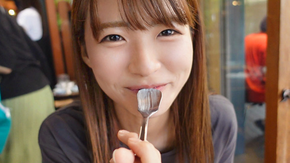 アイドル級に可愛くて小ぶりなおっぱいも奥ゆかしい２０歳なっちゃんとデート後セックスって最高だな！ 6