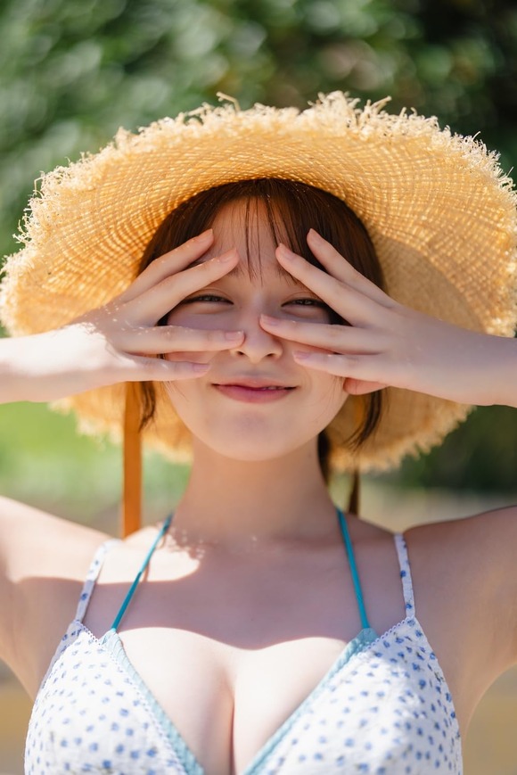 ミスマガ2024 山本杏が待望の1st写真集で可愛すぎボディを見せるぞ！ 2