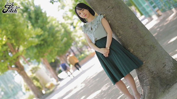 地味だけど脱いだらすんごいFカップ乳を持つ20歳の文学少女がAVデビュー！ 7