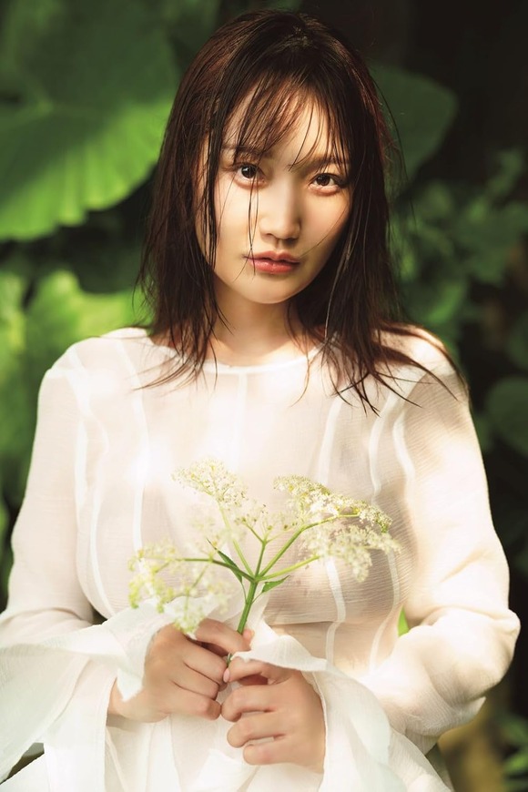 グラドル世良ののかの1st写真集で透けて見えているものは乳首という認識でよろしいでしょうか？ 8
