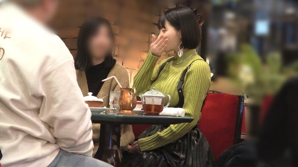 風船入れてるだろレベルの冗談みたいな着衣巨乳から本当に爆乳が出てきたら最高だな！ 20