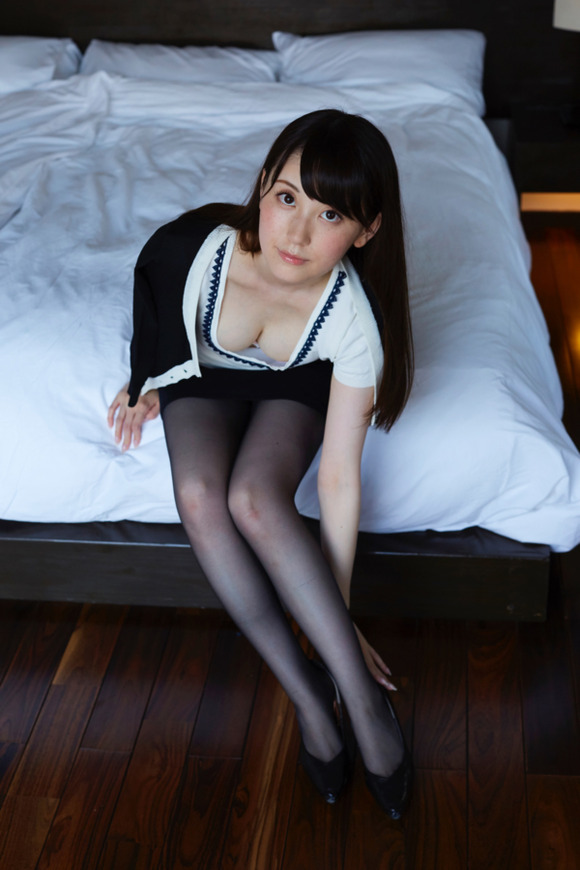 グラドル岬愛奈の柔らかそうな腹肉がたまらんち 30