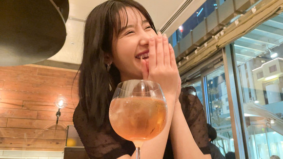 港区おじさんに媚びまくってケツ穴まで舐めまくる美女肉便器ってええな 6
