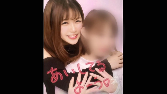 美女２人とくんずほぐれつ３Pセックスって最高だな！ 12