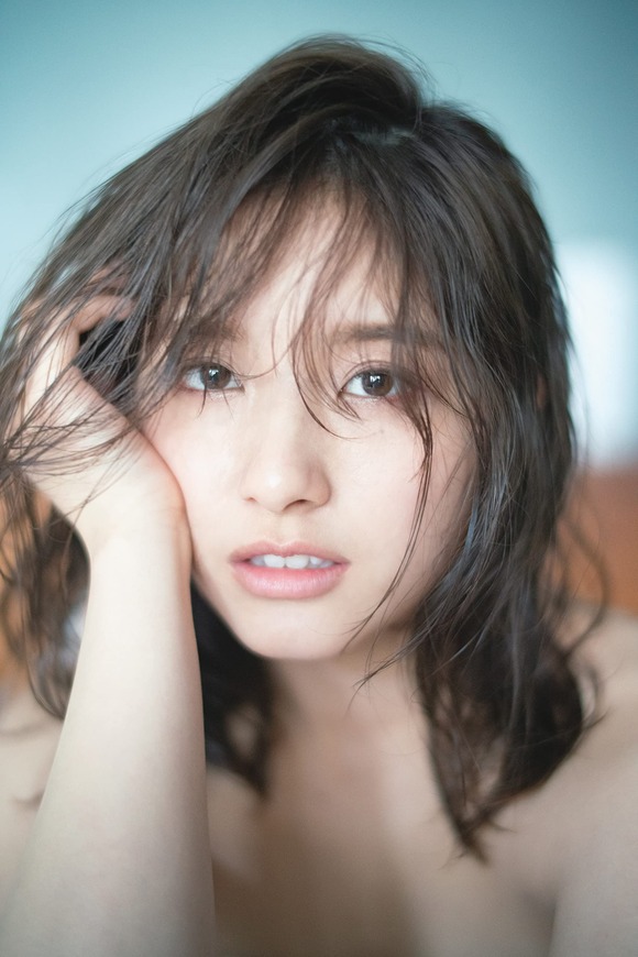 元AKBのグラドル大和田南那がデビュー10周年の写真集でほぼヌードを見せてくれるぞ！ 2