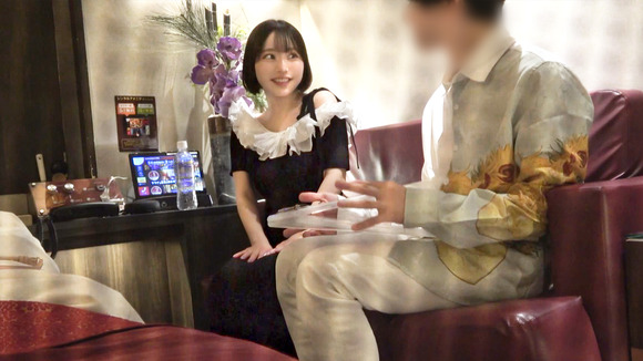 クール美女が女性用風俗で本気の仰け反りイキって最高だな！ 7