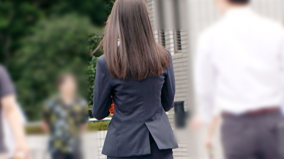 新卒美女のスーツの上から見るより遥かにデカいおっぱいを揉みしだくって最高だな！ 3