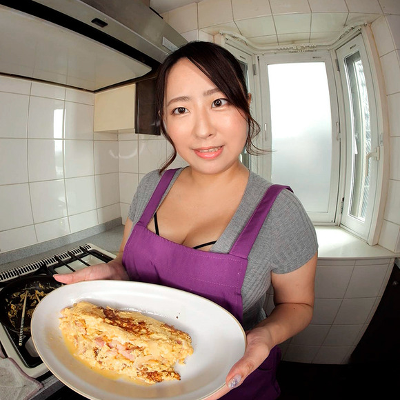 グラドル界の横綱 水樹たまがムッチムチボディで脂っこい料理を作ってくれたら最高だな！ 3