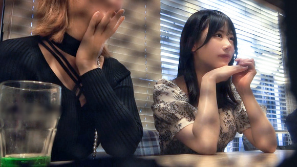 豊かな谷間で男を釣って謎の絵画投資を紹介して金を稼ぐ悪徳巨乳美女を激烈ピストンで成敗！ 6