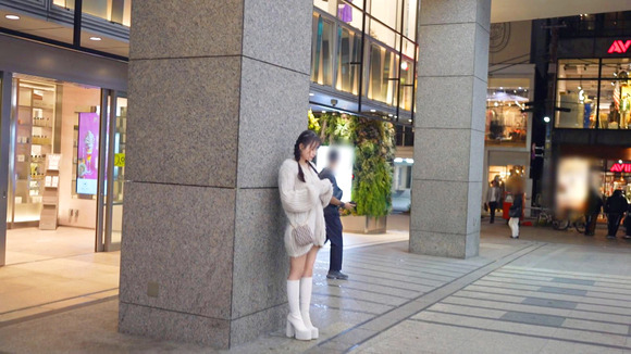 居酒屋で働いている看板娘が学費のためにAVデビュー！ 2