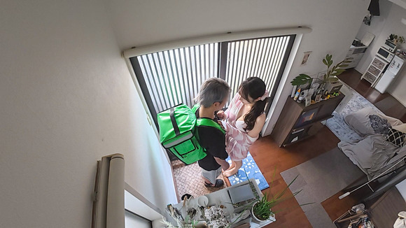 配達員が来るなり嬉しそうにクパァしてそのまま玄関で挿入させてくれる美女って最高だな！ 13