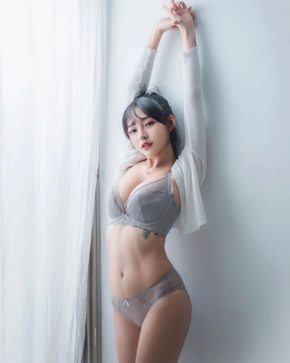 韓国の球場でもデカパイチアリーダーが乳揺らし始めてる件 5