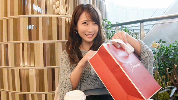 最強のエロ乳首を持つゆりちゃん（28歳）とびしゃびしゃ潮吹きセックスって最高だな！ 4