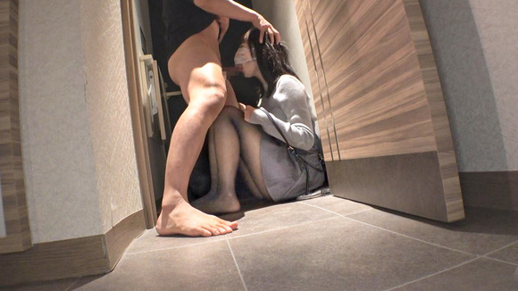 キラキラ笑顔のデカパイちゃんとカラオケの後ホテルでセックスって最高だな！ 15