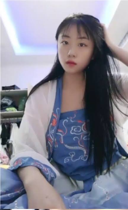 この中国の巨乳ライブチャット嬢、逸材すぎんかい？ 3
