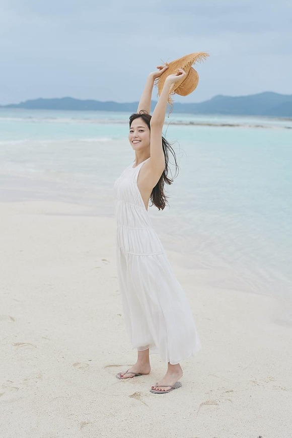 鷲見玲奈が最初で最後の写真集を出したら引退するのかと思われてFLASHに実家凸されてる件 4